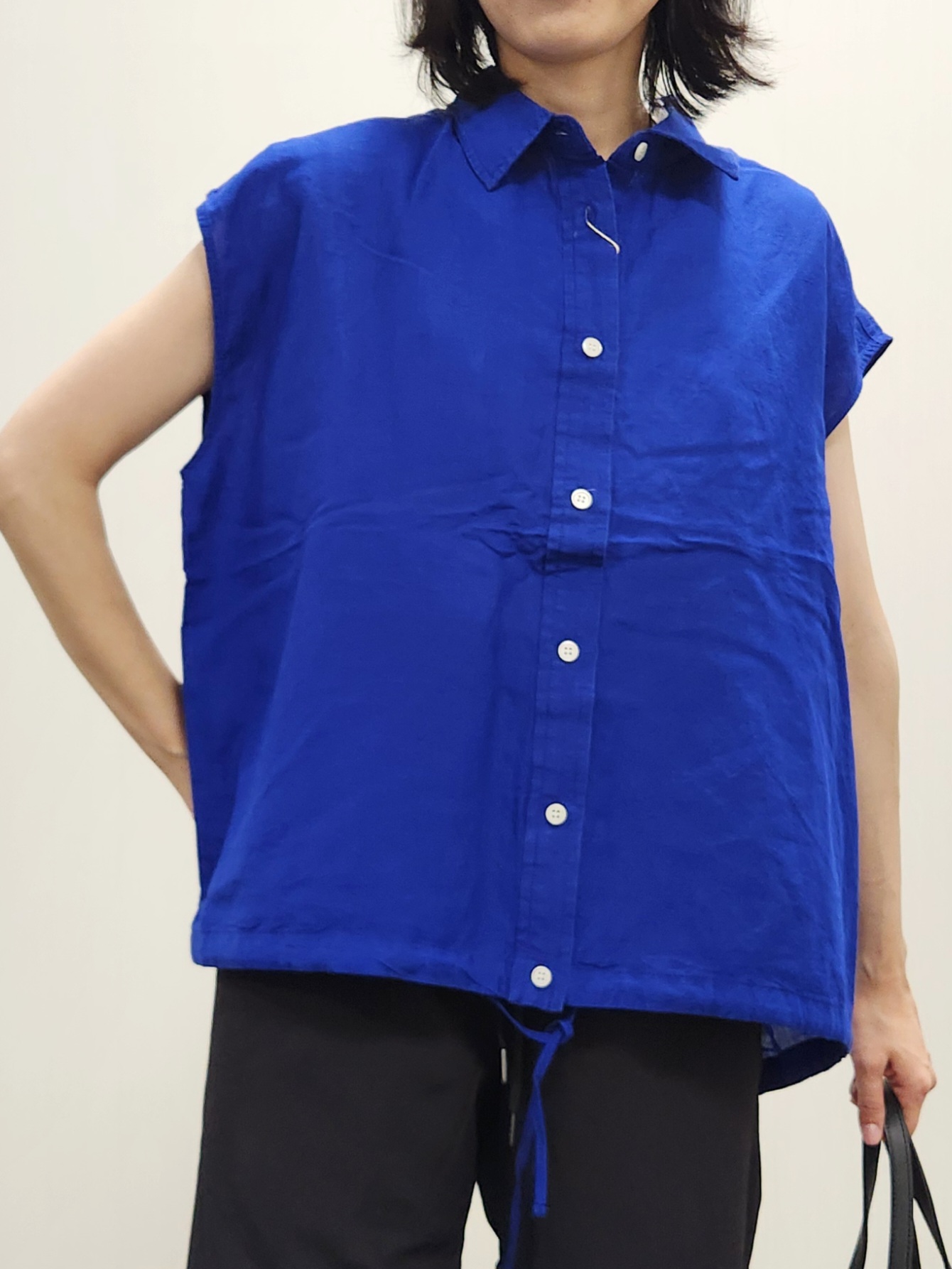 naraさんの「Dessin｜リネンブレンド フレンチスリーブドロストシャツ」を使ったコーディネート