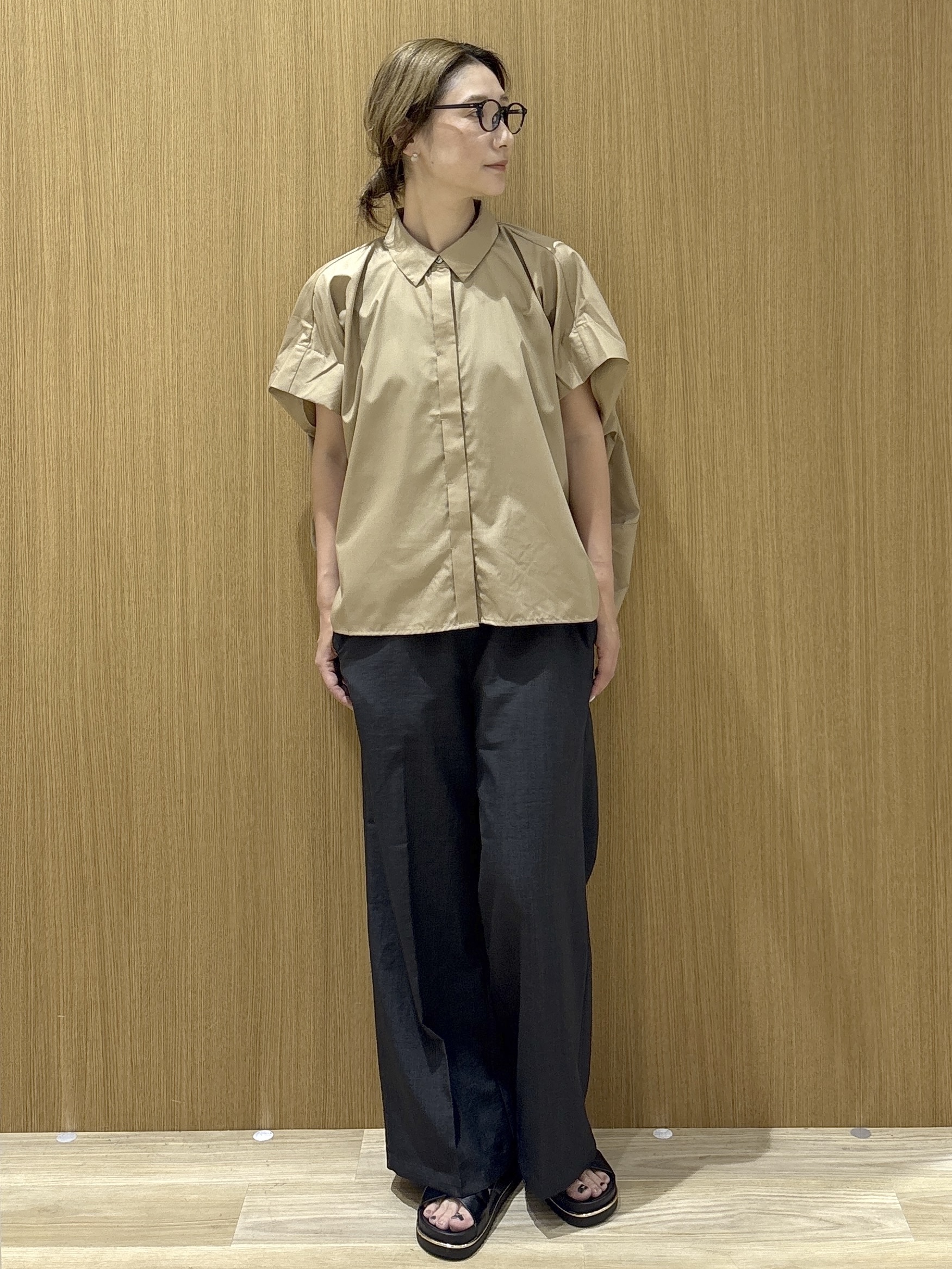 たけねぇさんの「OPAQUE.CLIP｜タックニュアンスフォルムシャツ【洗濯機OK】」を使ったコーディネート