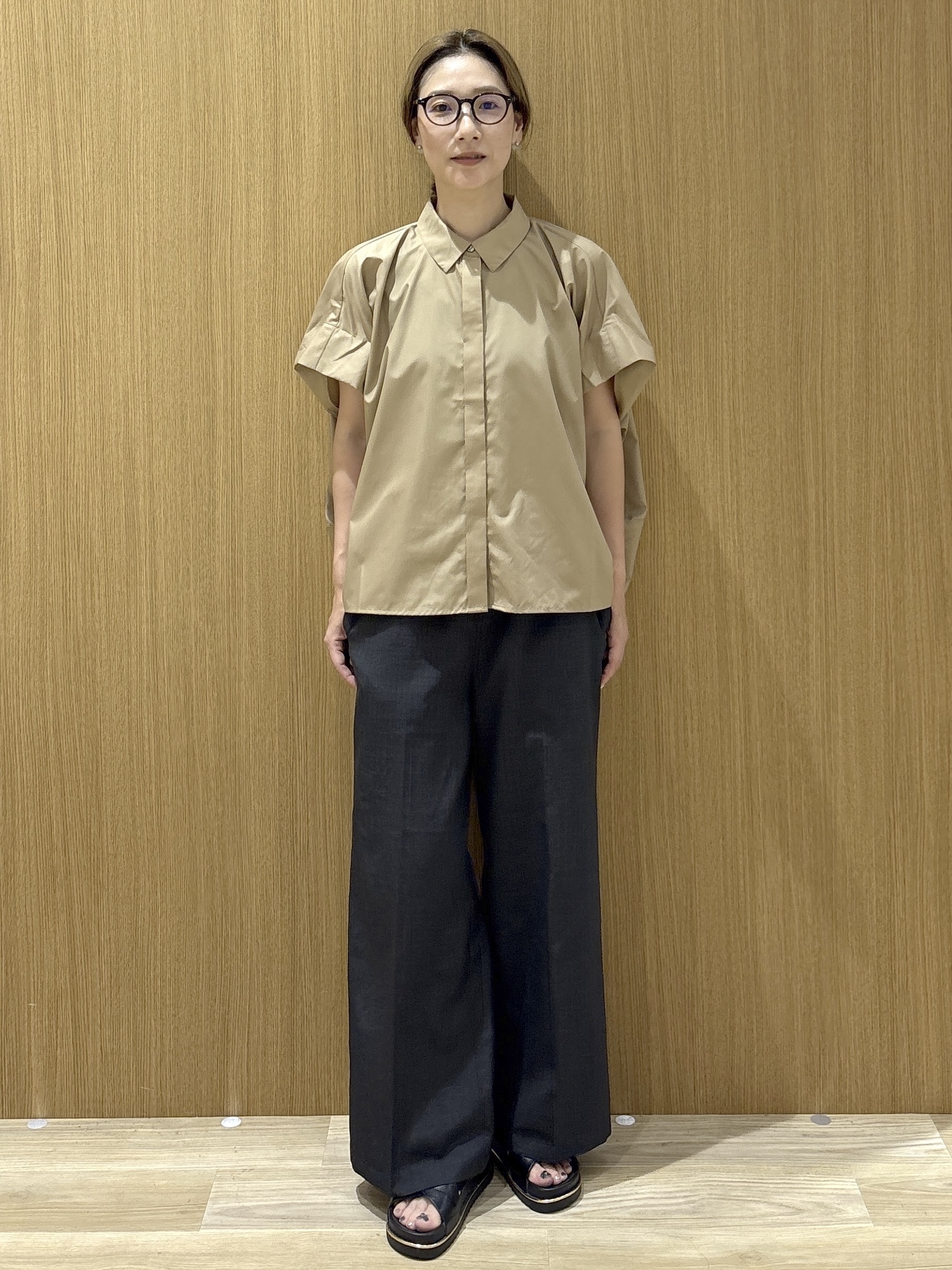 たけねぇさんの「OPAQUE.CLIP｜タックニュアンスフォルムシャツ【洗濯機OK】」を使ったコーディネート