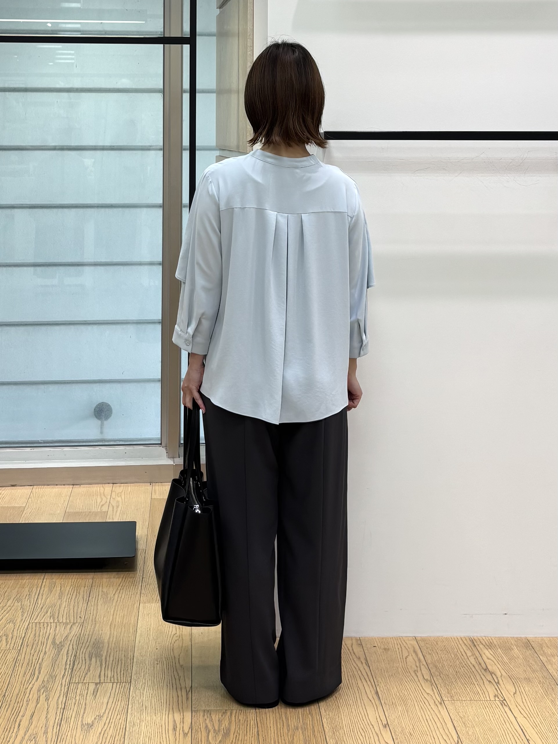 asamiさんの「INDIVI｜【新作登場！着る日傘】 ケープ風ブラウス」を使ったコーディネート