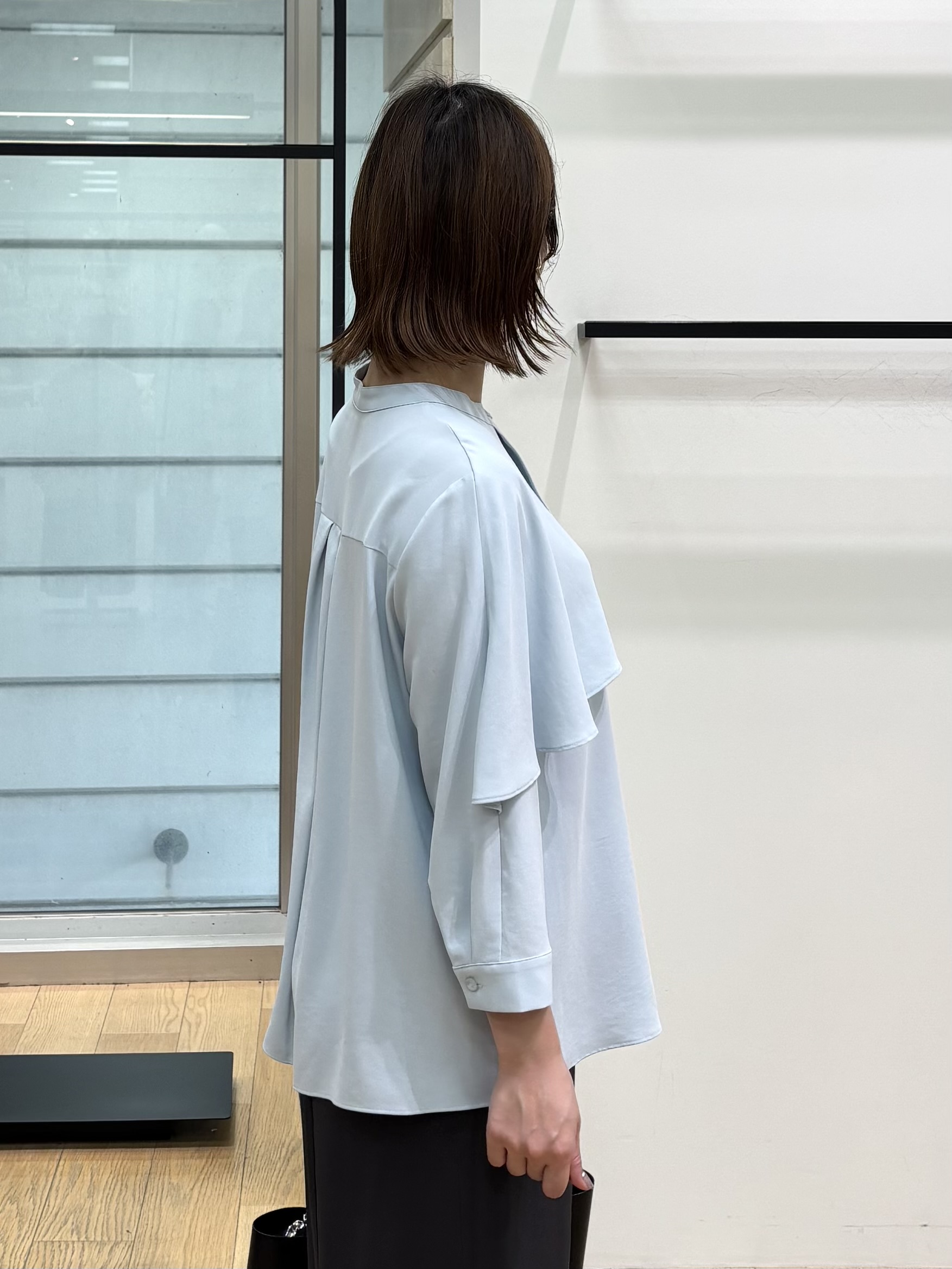 asamiさんの「INDIVI｜【新作登場！着る日傘】 ケープ風ブラウス」を使ったコーディネート