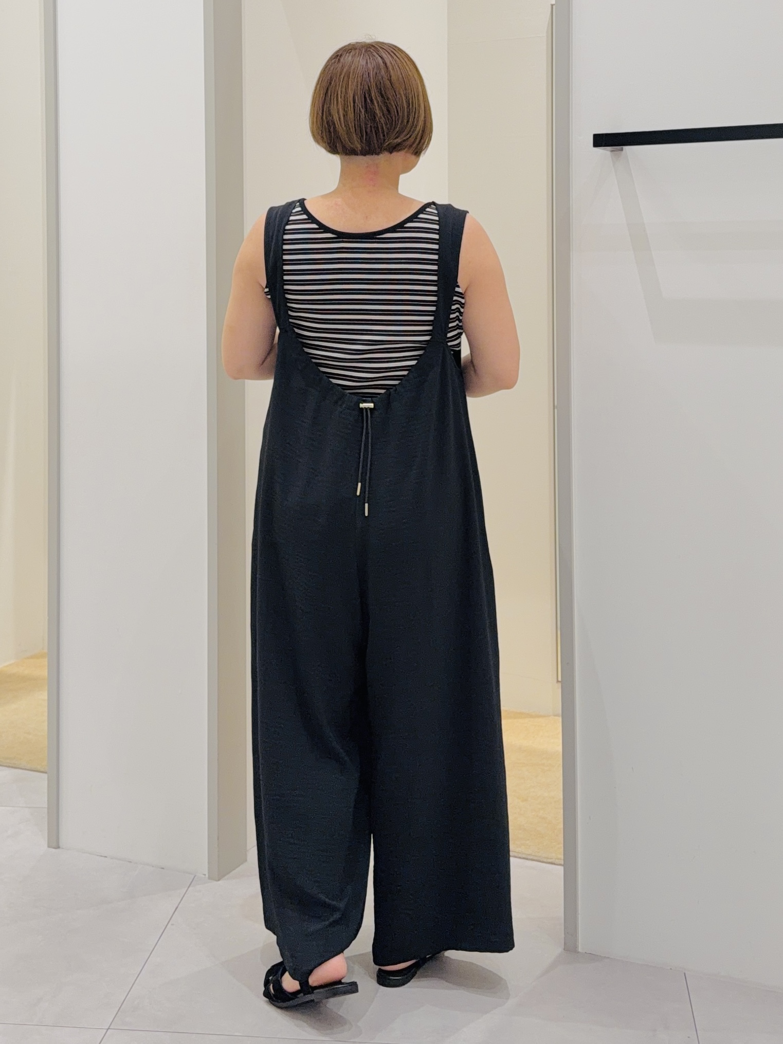 タナさんの「THE SHOP TK｜【ひんやり/吸水速乾/UV/防しわ】ON/OFFどちらにも 軽やか半袖ジャケット」を使ったコーディネート