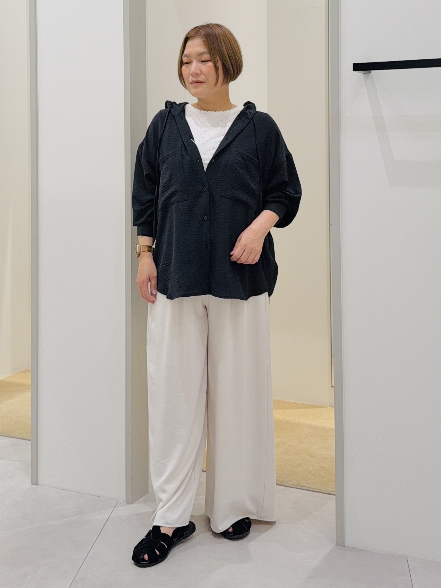 タナさんの「THE SHOP TK｜【夏のUV対策に】ひんやり/UV/防しわ フーディシャツ」を使ったコーディネート