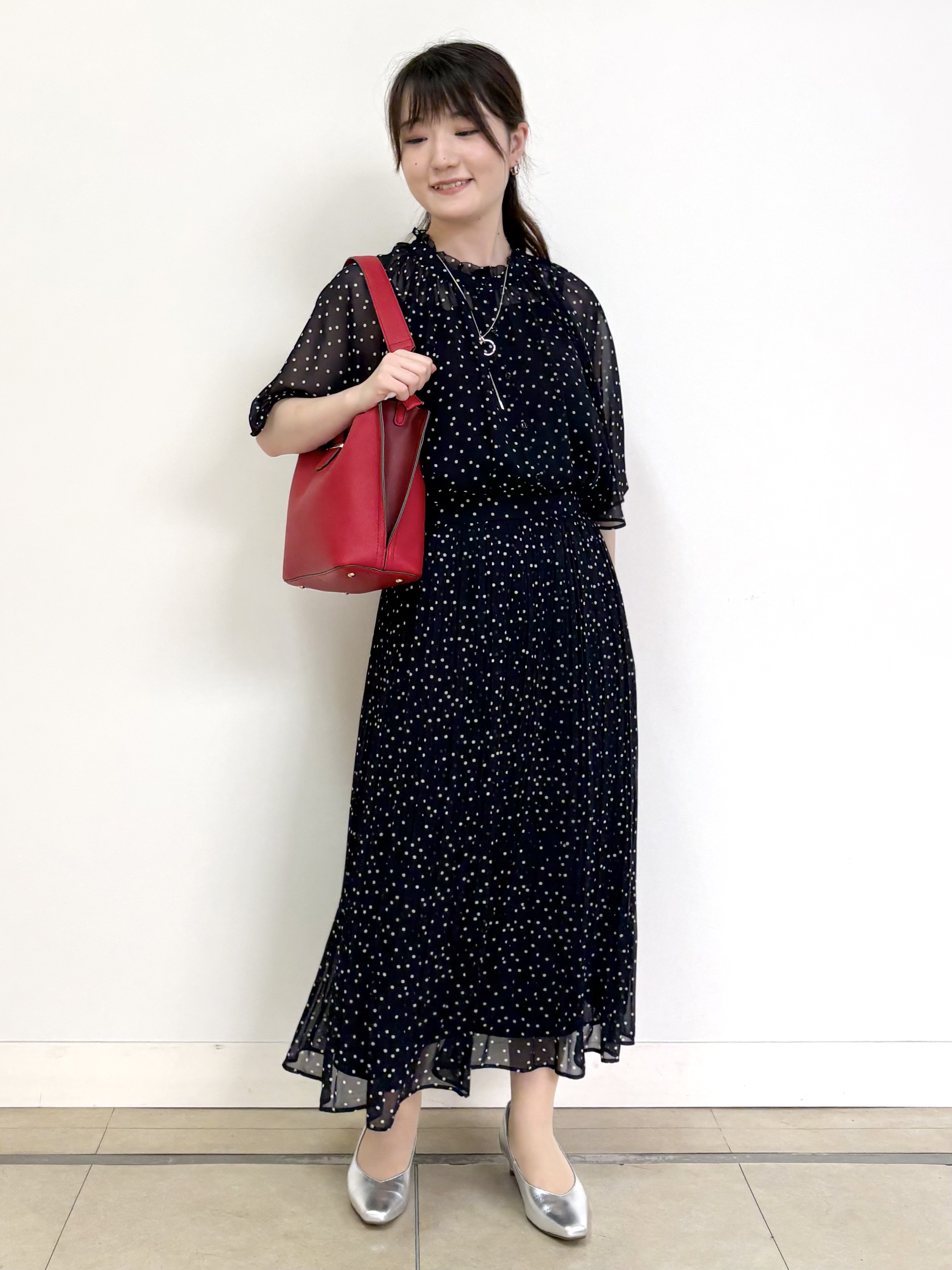 mikiさんの「Reflect｜【セットアップ／手洗い可】ドット柄シアーブラウス」を使ったコーディネート