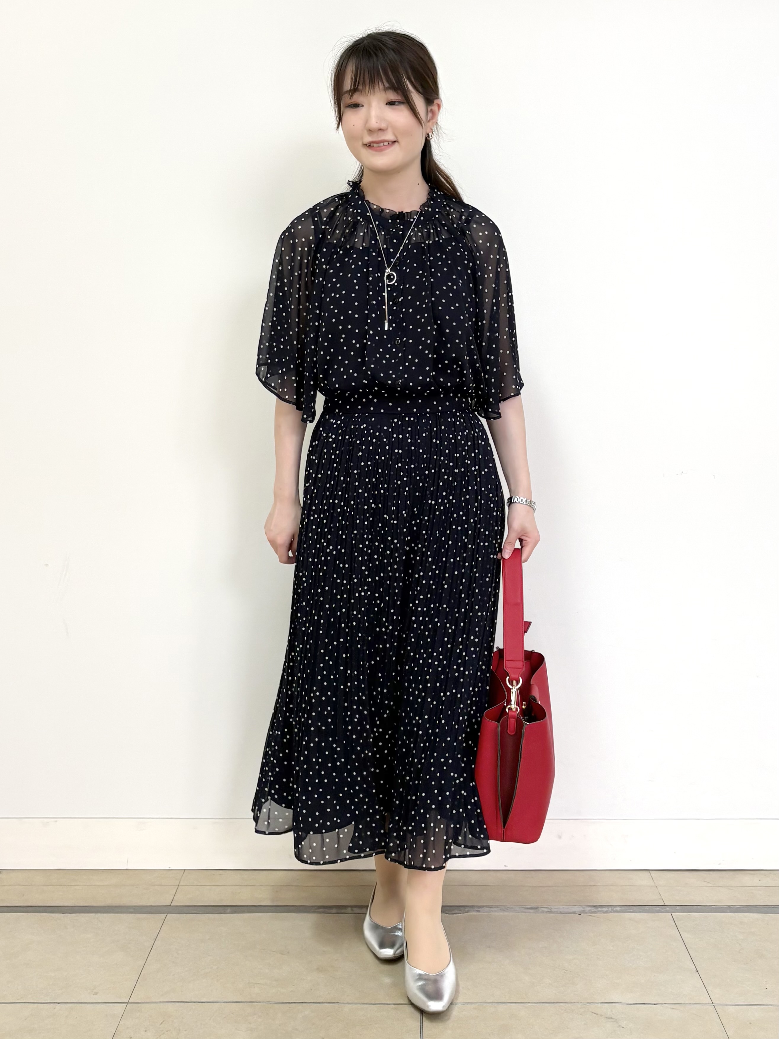 mikiさんの「Reflect｜【セットアップ／手洗い可】ドット柄シアーブラウス」を使ったコーディネート