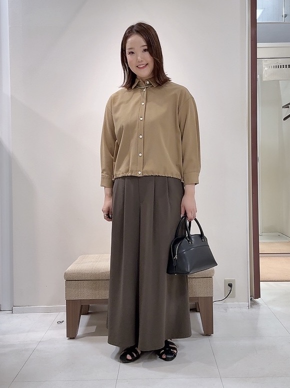 YUIさんの「UNTITLED｜【セットアップ可/UVカット/接触冷感】エアリークールドロストシャツ」を使ったコーディネート