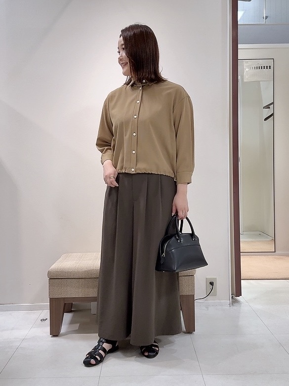 YUIさんの「UNTITLED｜【セットアップ可/UVカット/接触冷感】エアリークールドロストシャツ」を使ったコーディネート