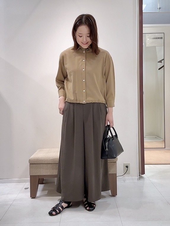 YUIさんの「UNTITLED｜【セットアップ可/UVカット/接触冷感】エアリークールドロストシャツ」を使ったコーディネート