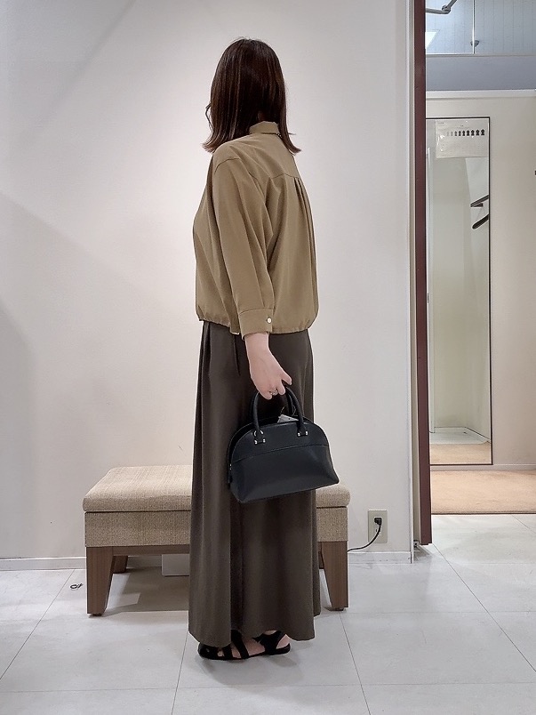 YUIさんの「UNTITLED｜【セットアップ可/UVカット/接触冷感】エアリークールドロストシャツ」を使ったコーディネート
