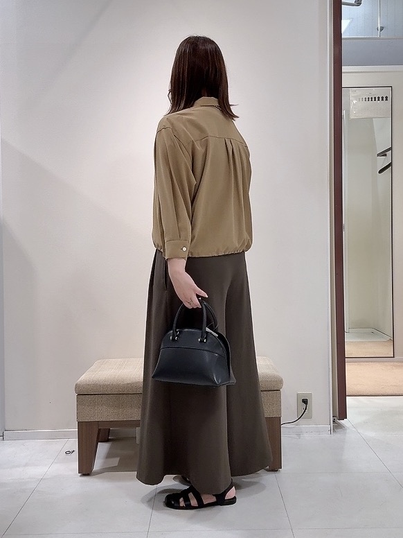 YUIさんの「UNTITLED｜【セットアップ可/UVカット/接触冷感】エアリークールドロストシャツ」を使ったコーディネート