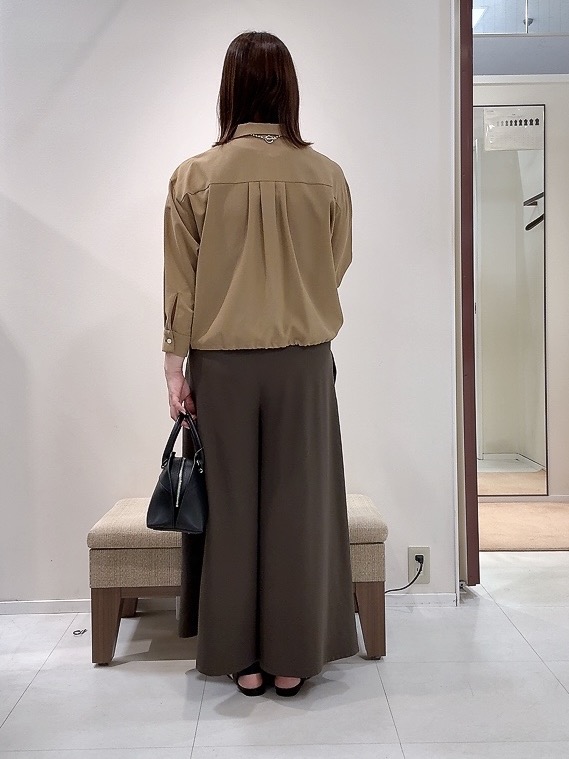YUIさんの「UNTITLED｜【セットアップ可/UVカット/接触冷感】エアリークールドロストシャツ」を使ったコーディネート