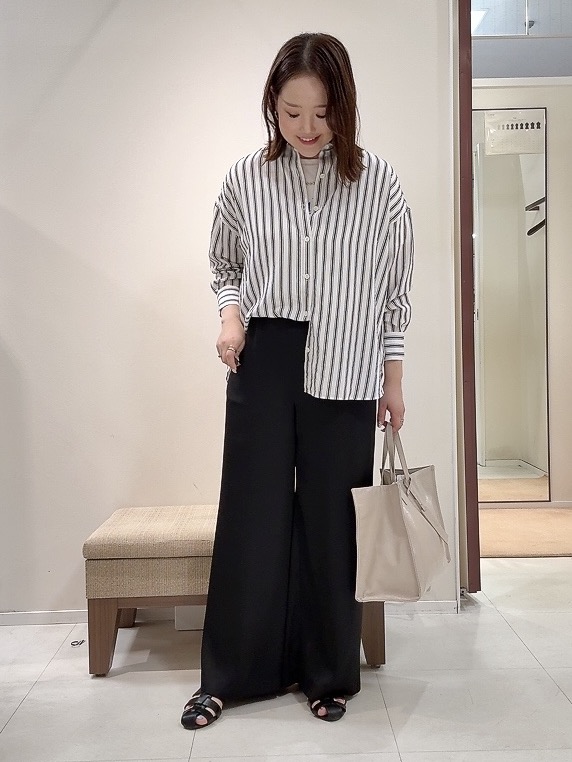 YUIさんの「UNTITLED｜ストライプシャツ」を使ったコーディネート