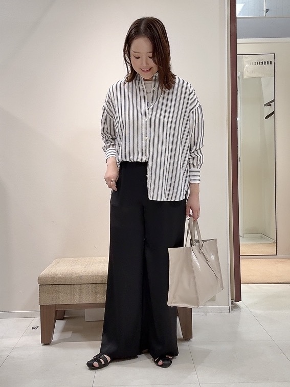 YUIさんの「UNTITLED｜ストライプシャツ」を使ったコーディネート