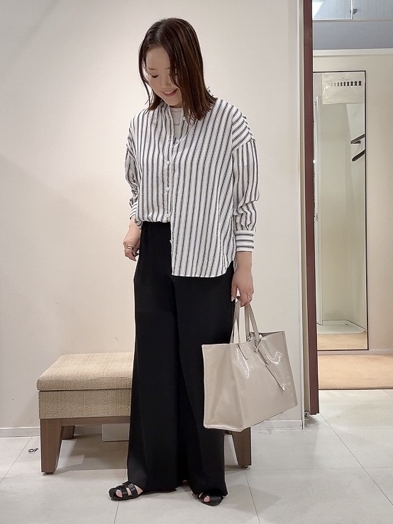 YUIさんの「UNTITLED｜ストライプシャツ」を使ったコーディネート