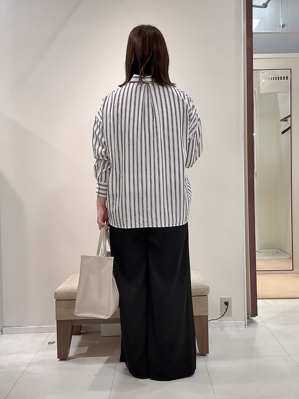 YUIさんの「UNTITLED｜ストライプシャツ」を使ったコーディネート