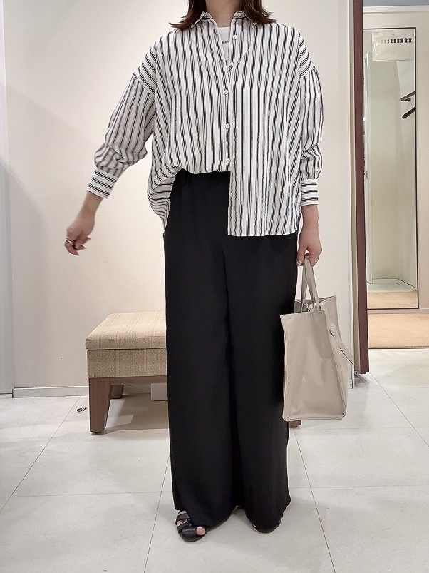 YUIさんの「UNTITLED｜ストライプシャツ」を使ったコーディネート