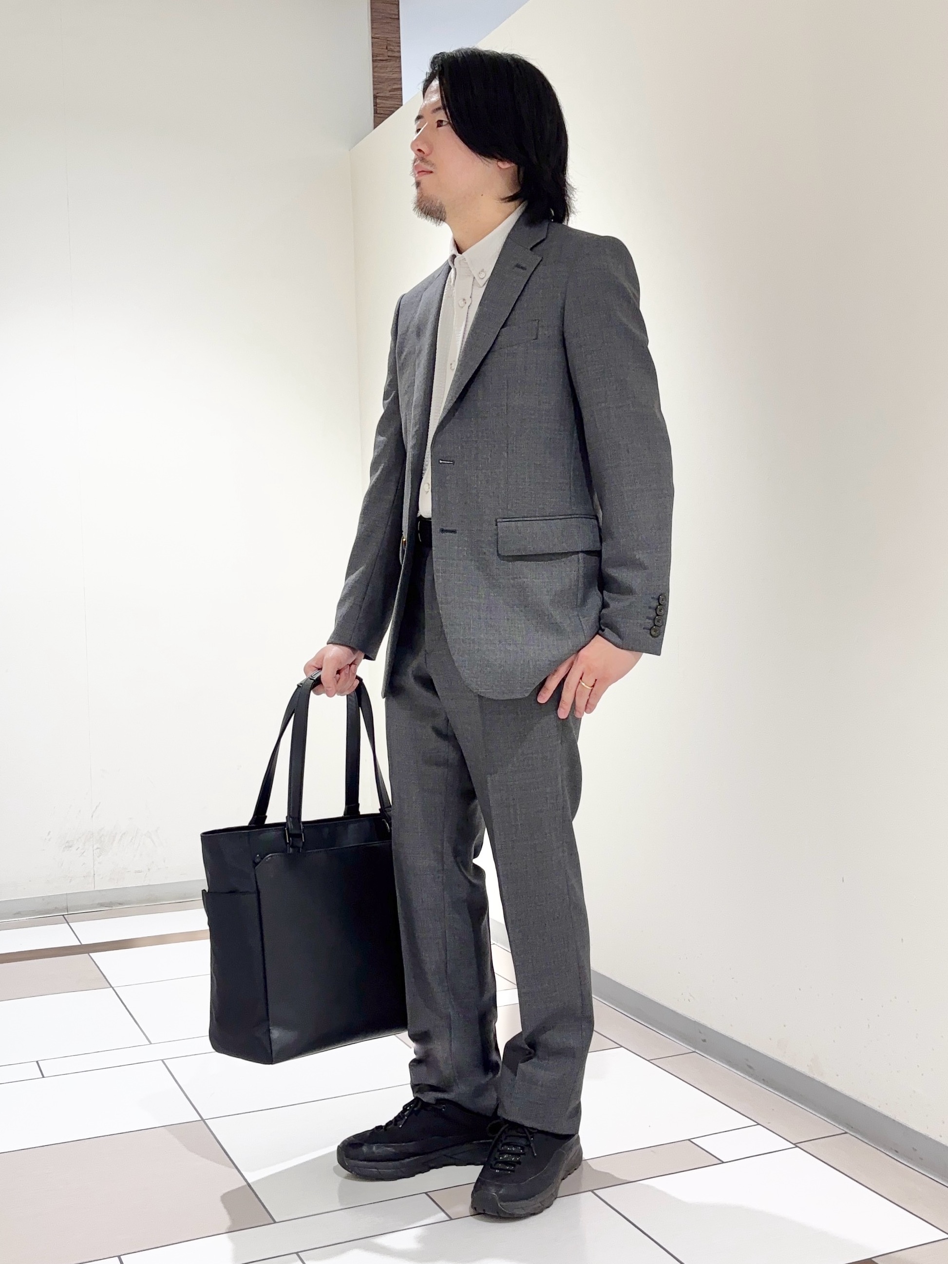 及川さんの「TAKEO KIKUCHI｜シャイニーシャークピンヘッド スーツ/3ピース対応可」を使ったコーディネート