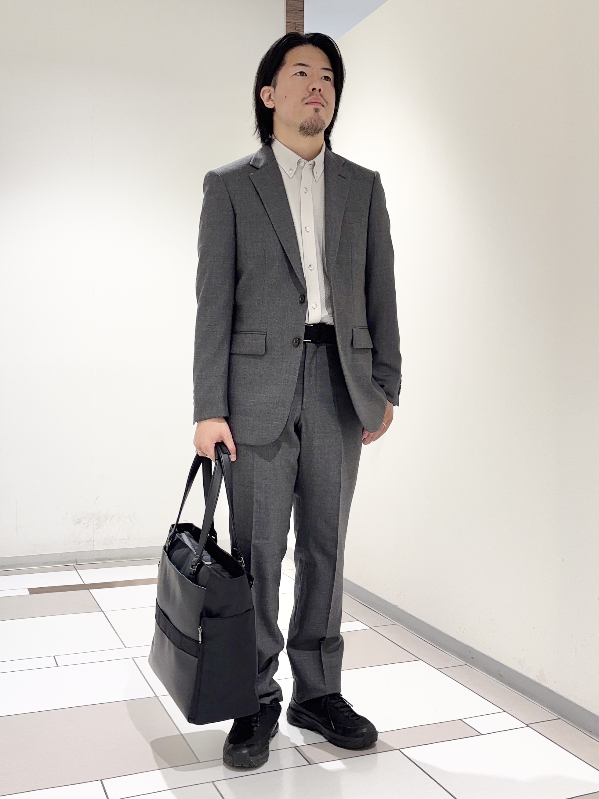 及川さんの「TAKEO KIKUCHI｜シャイニーシャークピンヘッド スーツ/3ピース対応可」を使ったコーディネート