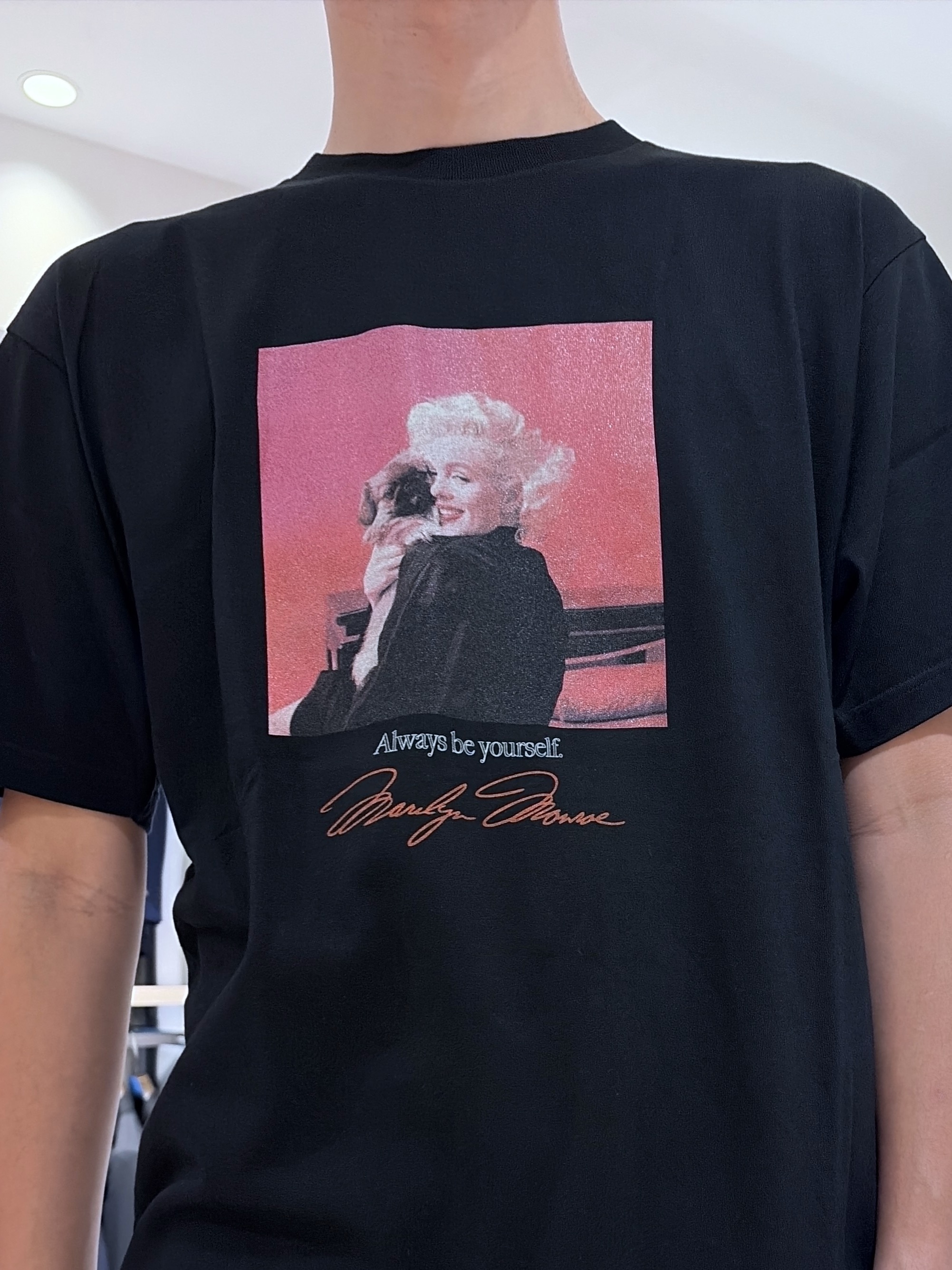 mutoさんの「TAKEO KIKUCHI｜【別注】マリリン・モンロー/フォトTシャツ」を使ったコーディネート