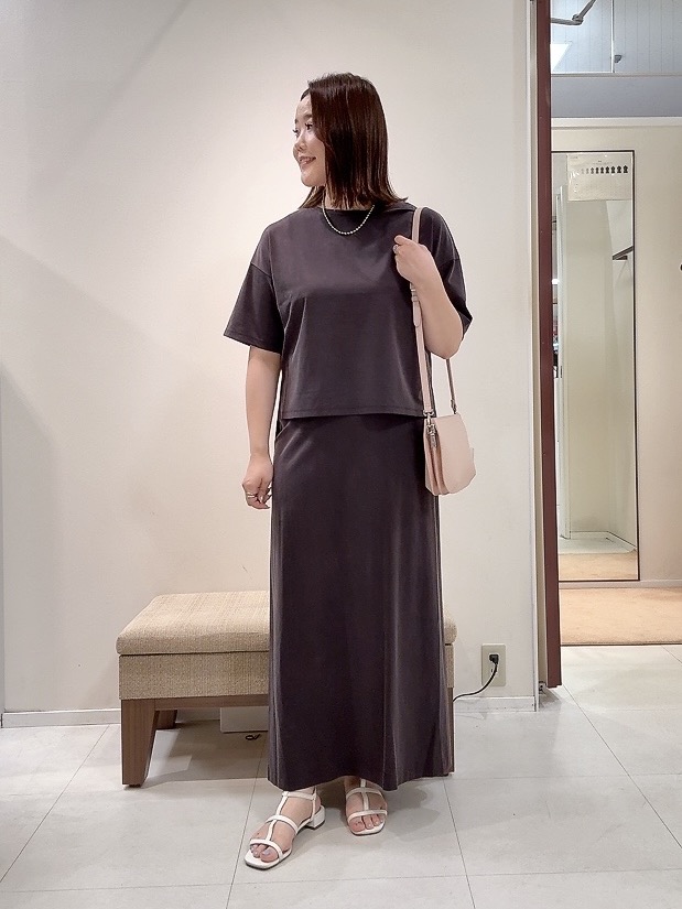 YUIさんの「UNTITLED｜【セットアップ可/接触冷感】ヴィンテージライクプルオーバー」を使ったコーディネート