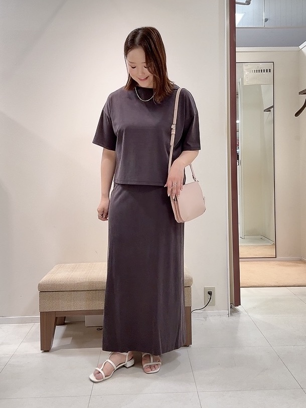 YUIさんの「UNTITLED｜【セットアップ可/接触冷感】ヴィンテージライクプルオーバー」を使ったコーディネート