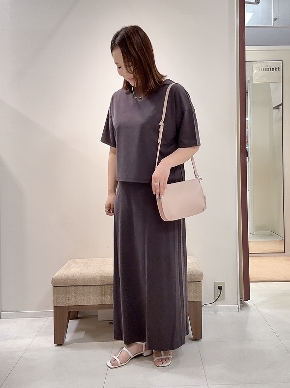 YUIさんの「UNTITLED｜【セットアップ可/接触冷感】ヴィンテージライクプルオーバー」を使ったコーディネート