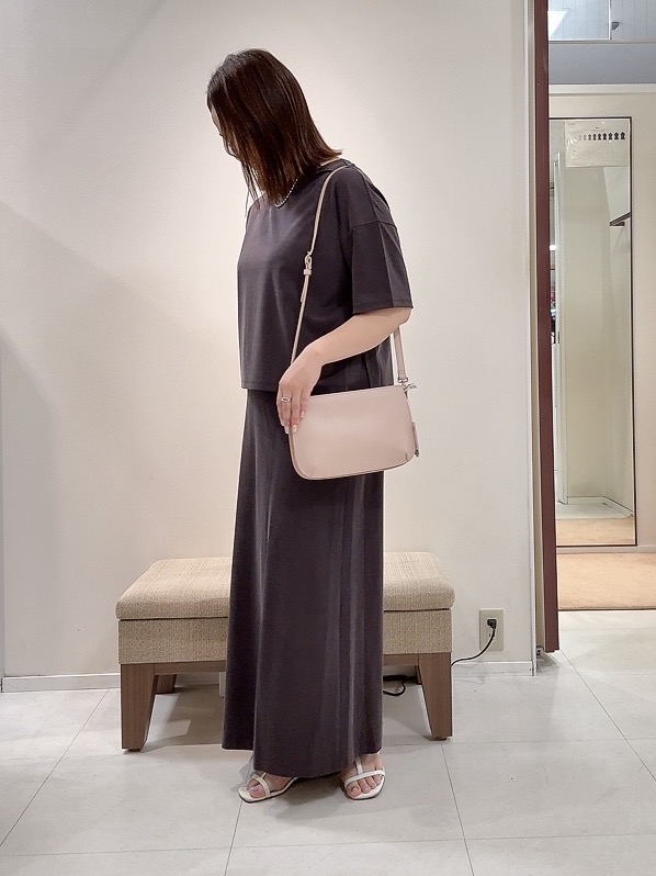 YUIさんの「UNTITLED｜【セットアップ可/接触冷感】ヴィンテージライクプルオーバー」を使ったコーディネート