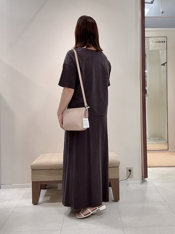 YUIさんの「UNTITLED｜【セットアップ可/接触冷感】ヴィンテージライクプルオーバー」を使ったコーディネート