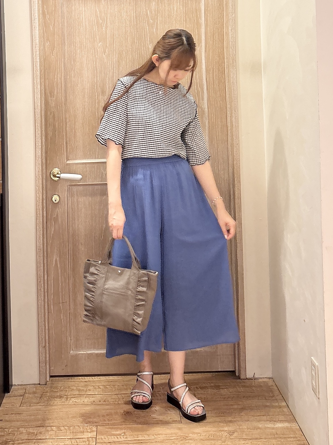 miiさんの「SHOO･LA･RUE｜カット楊柳ギンガムメローT」を使ったコーディネート