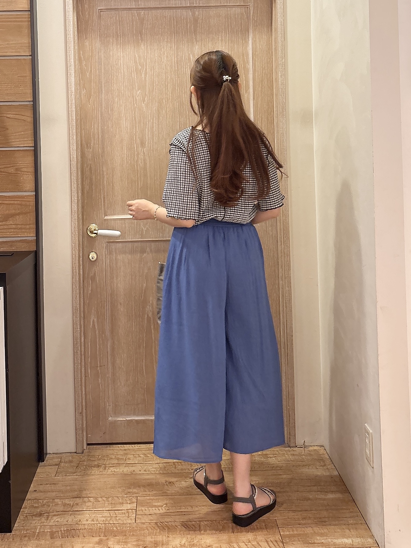 miiさんの「SHOO･LA･RUE｜カット楊柳ギンガムメローT」を使ったコーディネート