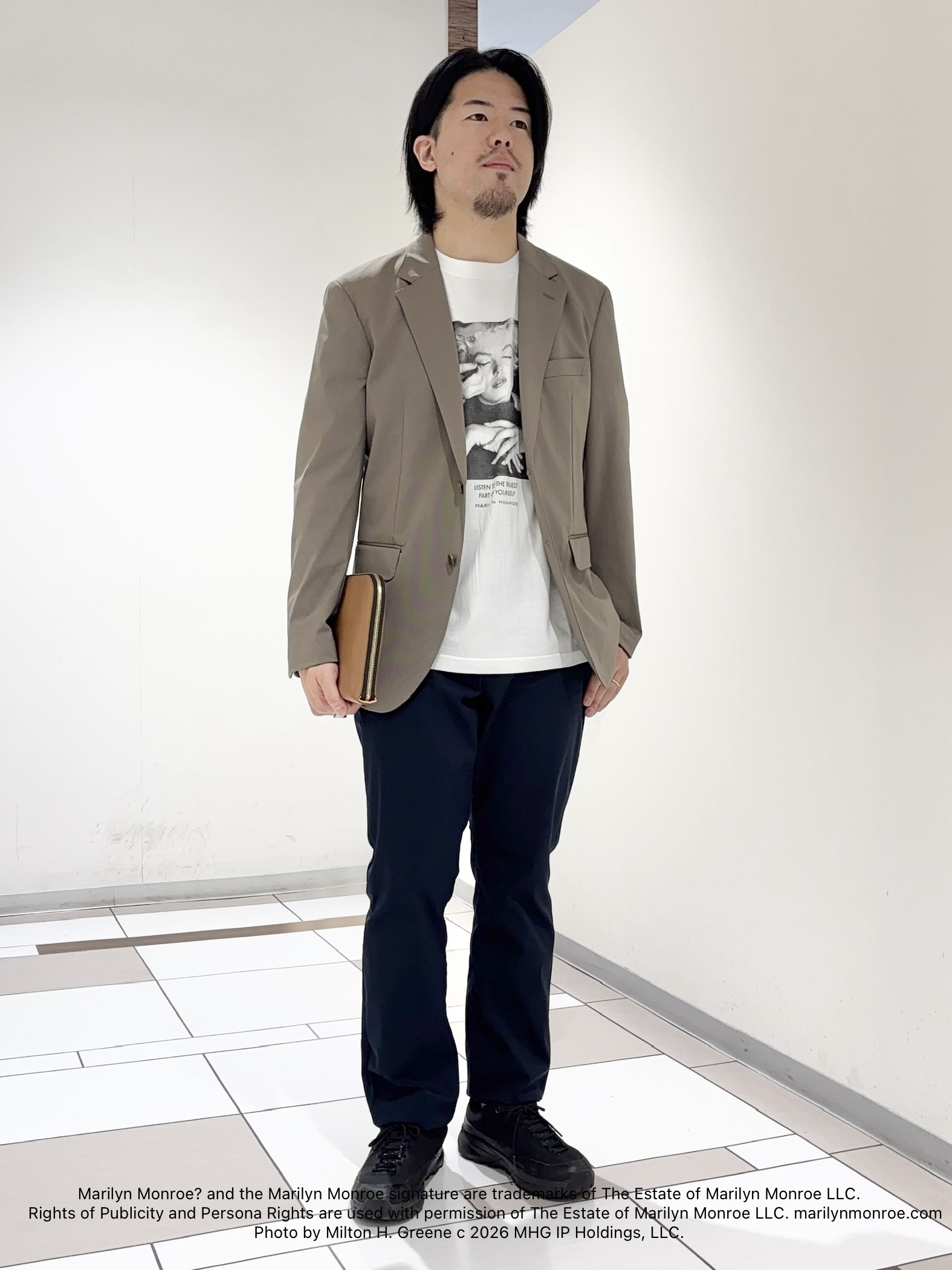 及川さんの「TAKEO KIKUCHI｜【360&deg;ストレッチ/軽量】None Of Stress ライト ジャケット（セットアップ対応）」を使ったコーディネート