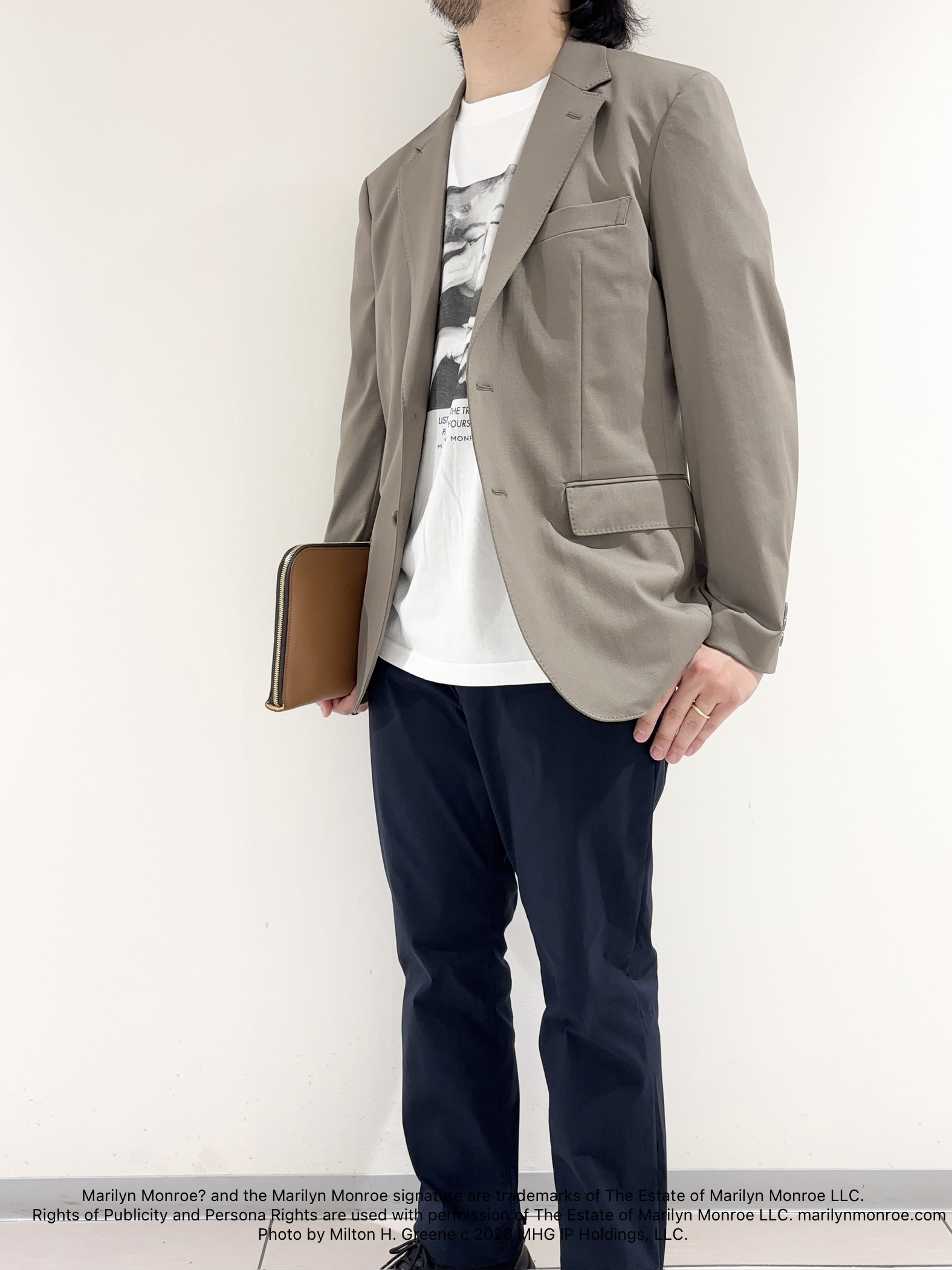 及川さんの「TAKEO KIKUCHI｜【360&deg;ストレッチ/軽量】None Of Stress ライト ジャケット（セットアップ対応）」を使ったコーディネート