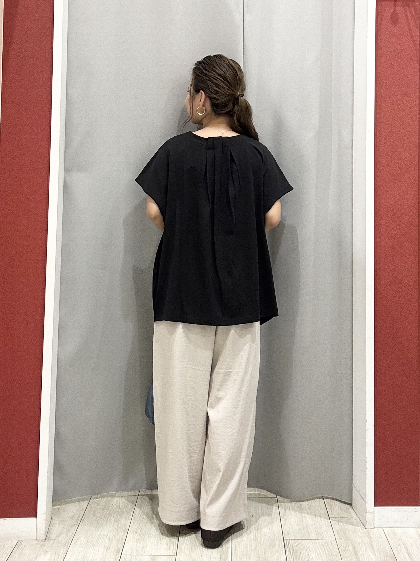 shioさんの「SHOO･LA･RUE｜【ひんやり/前後2WAY/S-LL】楽に着られて好印象 やわらかトップス」を使ったコーディネート