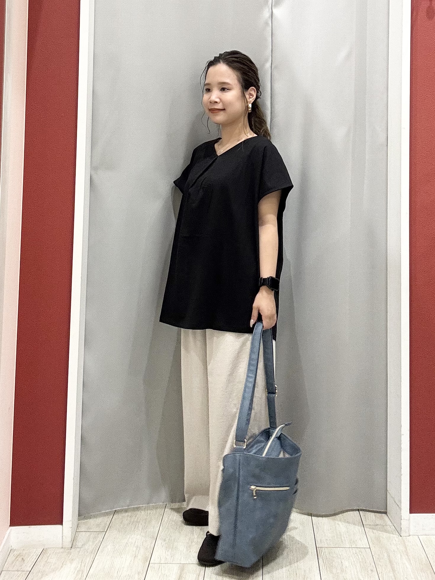 shioさんの「SHOO･LA･RUE｜【ひんやり/前後2WAY/S-LL】楽に着られて好印象 やわらかトップス」を使ったコーディネート