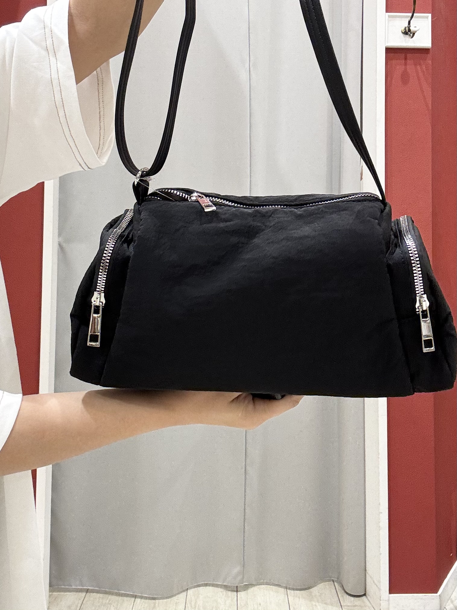 shioさんの「SHOO･LA･RUE｜【洗濯機可/体型カバー】程よい透け感の ゆるシルエットシア―シャツ」を使ったコーディネート