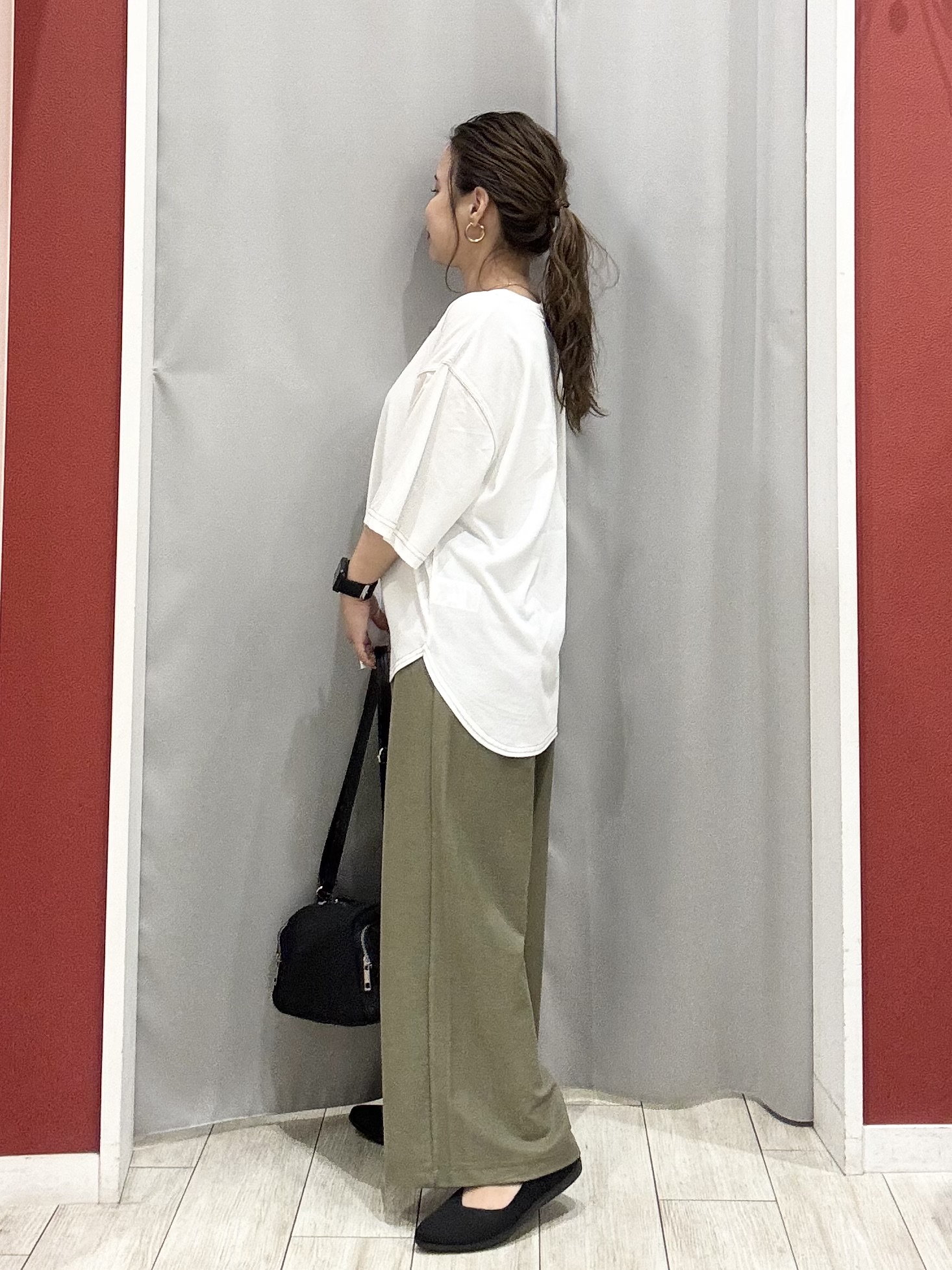 shioさんの「SHOO･LA･RUE｜【洗濯機可/体型カバー】程よい透け感の ゆるシルエットシア―シャツ」を使ったコーディネート