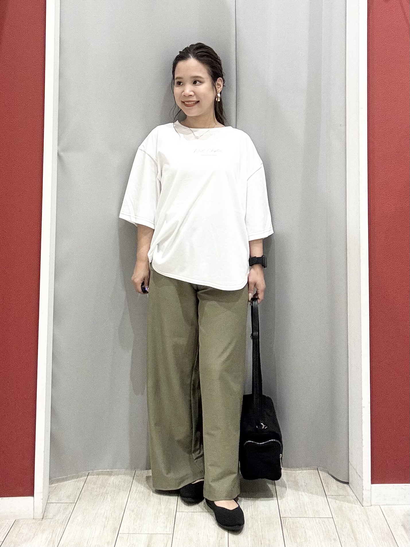 shioさんの「SHOO･LA･RUE｜【洗濯機可/体型カバー】程よい透け感の ゆるシルエットシア―シャツ」を使ったコーディネート