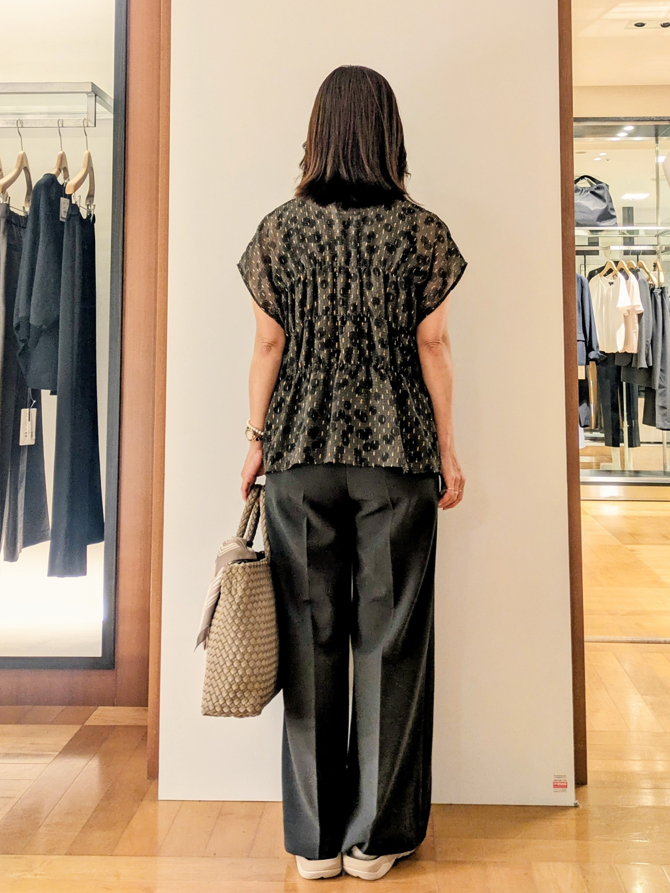 laverさんの「UNTITLED｜ヴィンテージドットブラウス」を使ったコーディネート