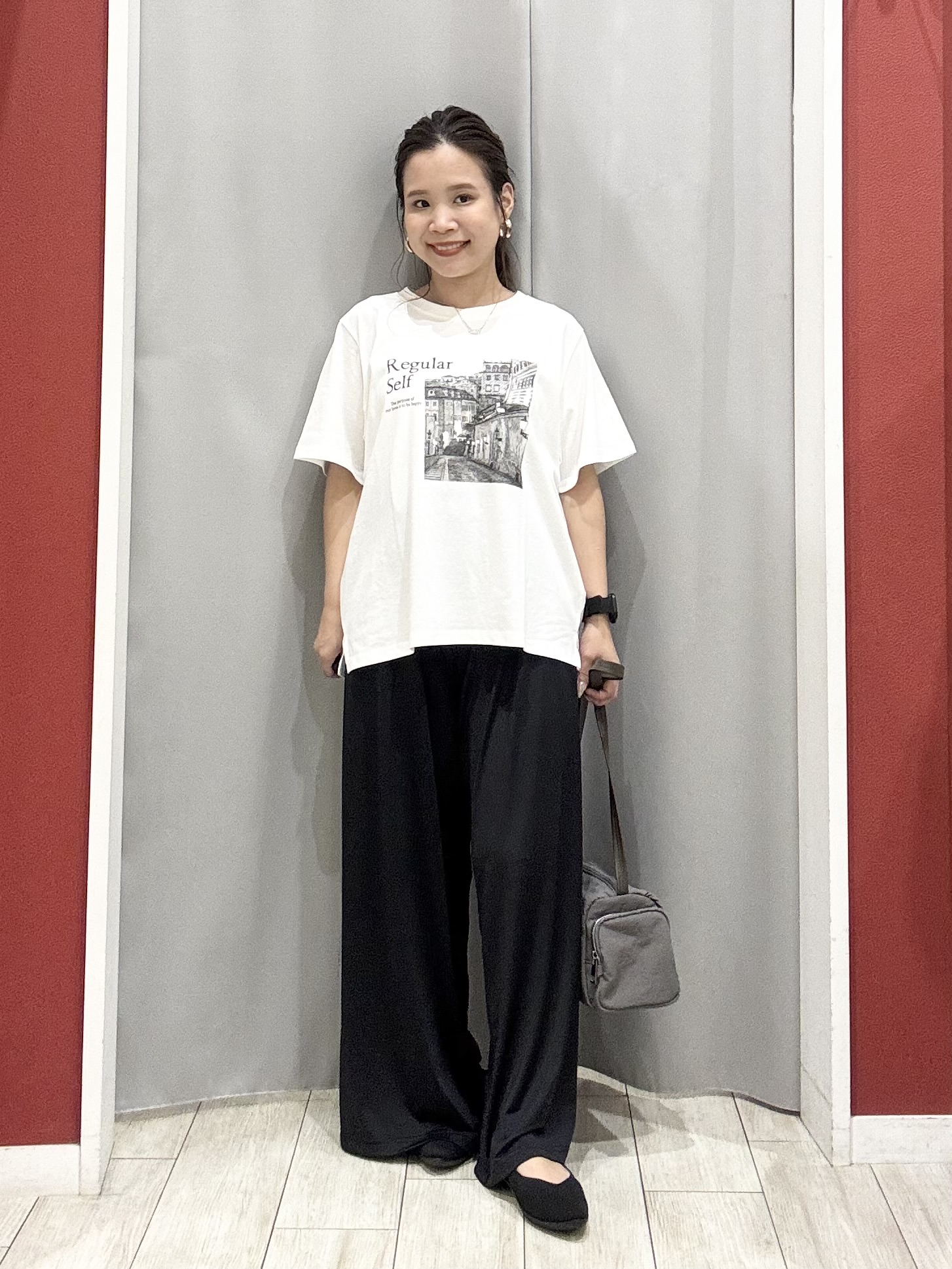 shioさんの「SHOO･LA･RUE｜【通気性〇/ひんやり/S-LL】洗濯後しわになりにくい とろみストライプシャツ」を使ったコーディネート