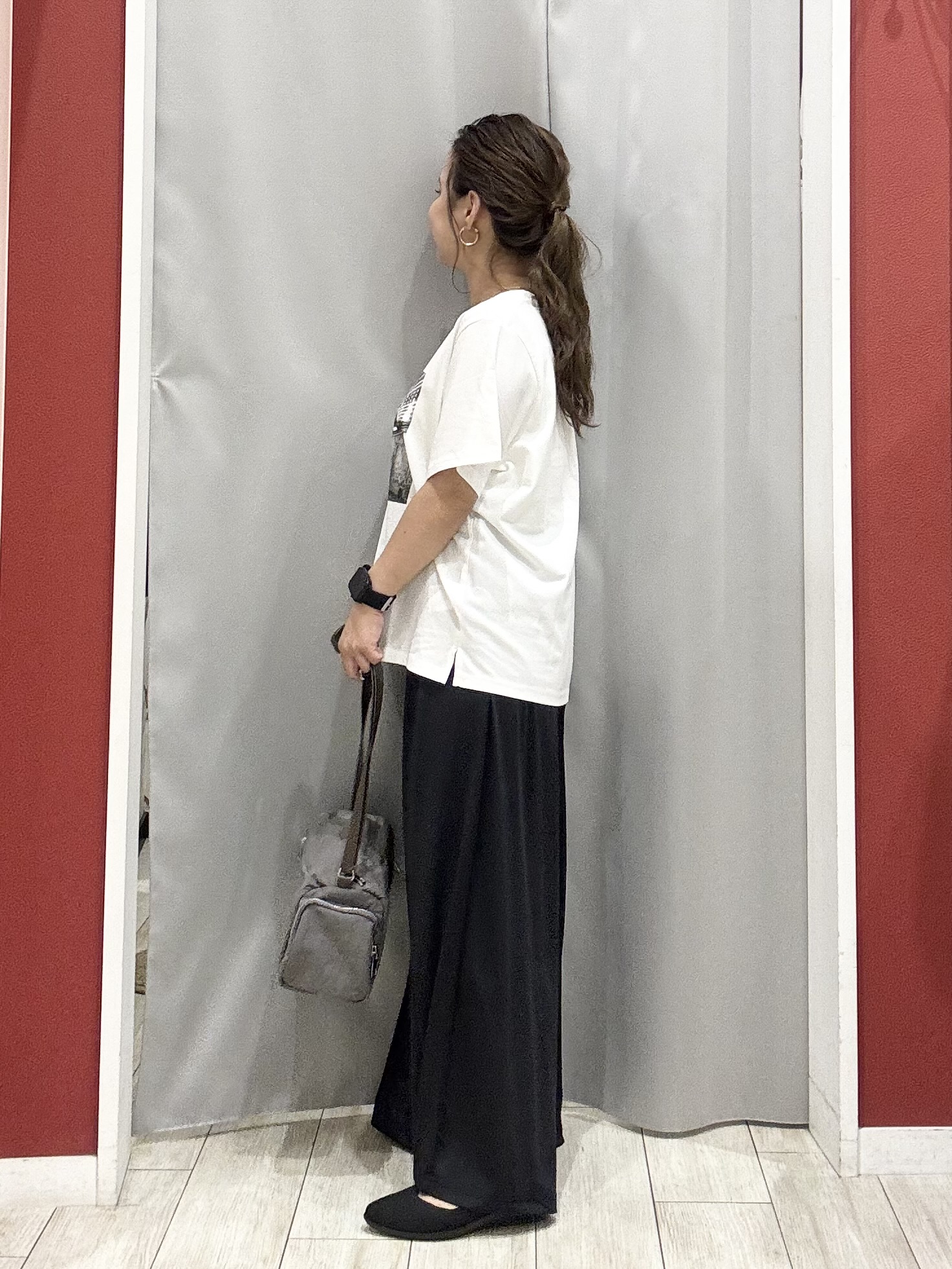 shioさんの「SHOO･LA･RUE｜【通気性〇/ひんやり/S-LL】洗濯後しわになりにくい とろみストライプシャツ」を使ったコーディネート