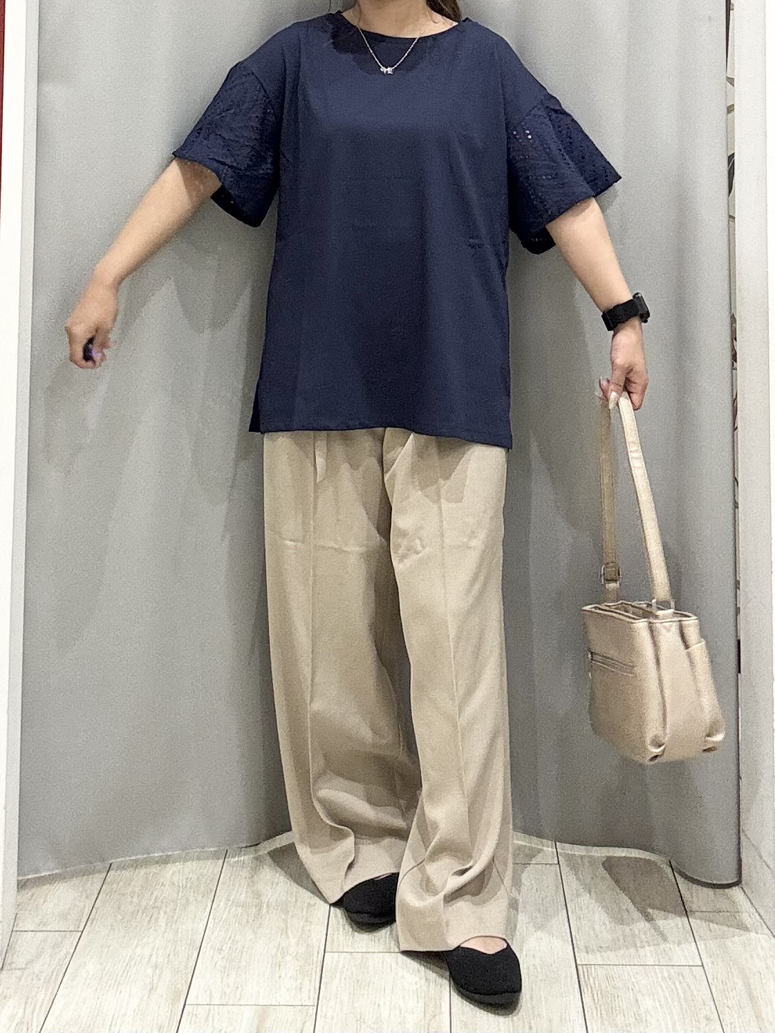 shioさんの「SHOO･LA･RUE｜【汗じみ防止/ひんやり/体型カバー】真夏の味方。 汗じみが気になりにくい お袖レースフレアTシャツ」を使ったコーディネート