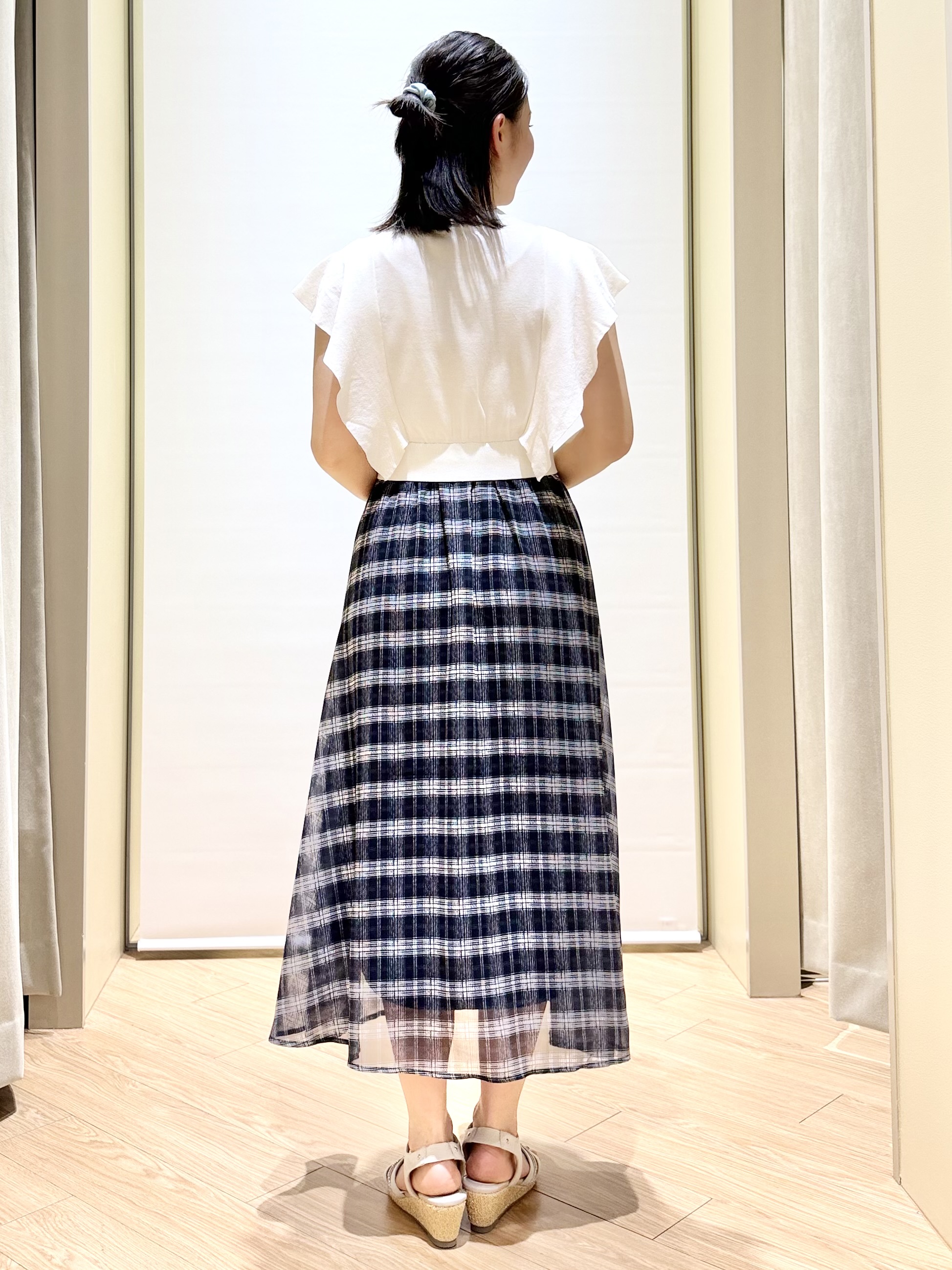 あんりさんの「grove｜【低身長さんも選べる着丈・洗濯機◎】1枚で華やか 肩フリルニットドッキングワンピース」を使ったコーディネート
