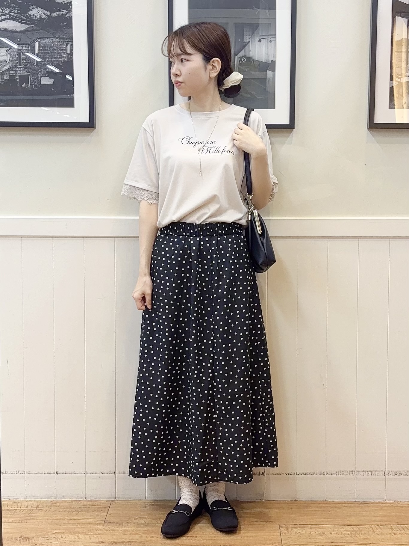 えぬさんの「SHOO･LA･RUE｜【ひんやり/UV/S-LL】柄アソート お袖レースが旬顔 上品に決まる大人Tシャツ」を使ったコーディネート
