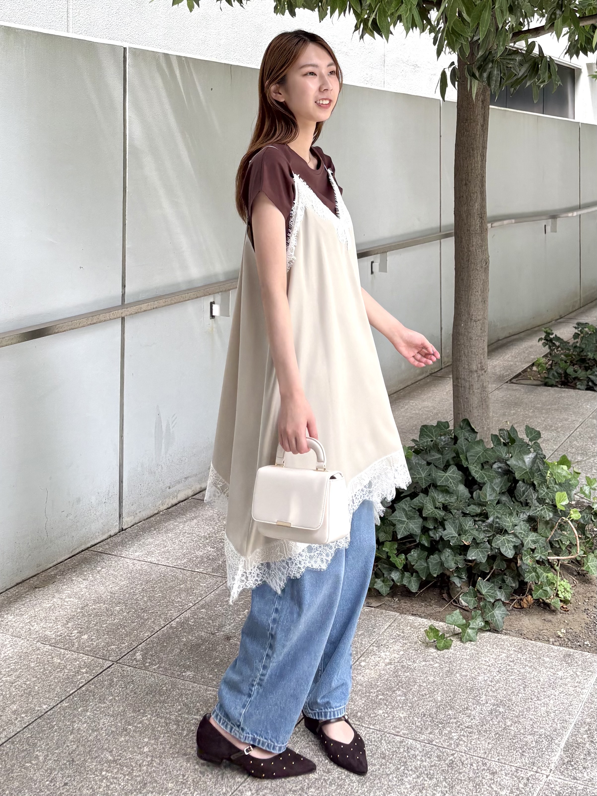 めぐさんの「OPAQUE.CLIP｜サテンレース キャミワンピース【洗濯機OK】」を使ったコーディネート