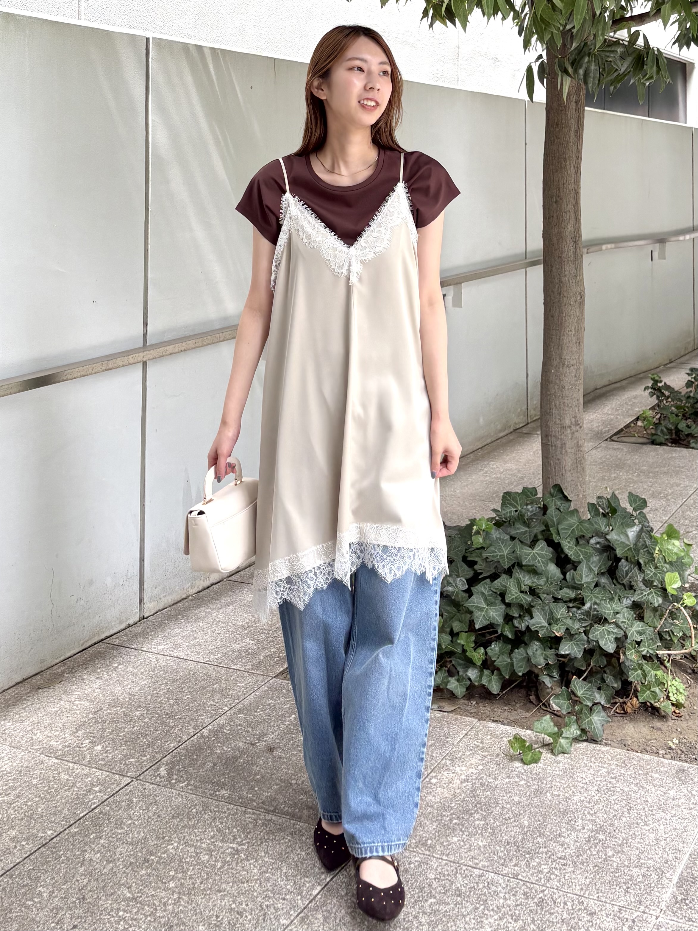 めぐさんの「OPAQUE.CLIP｜サテンレース キャミワンピース【洗濯機OK】」を使ったコーディネート