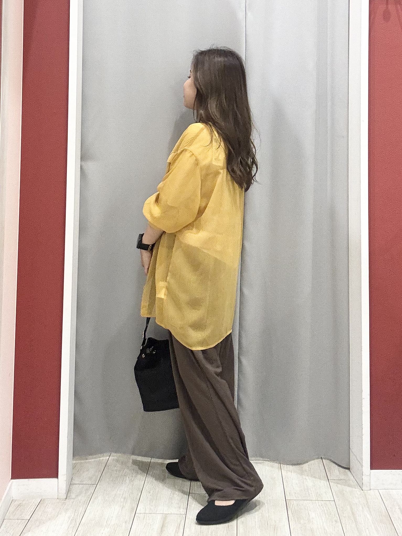 shioさんの「SHOO･LA･RUE｜【洗濯機可】ダブルポケット 楊柳しぼしぼシアーシャツ」を使ったコーディネート