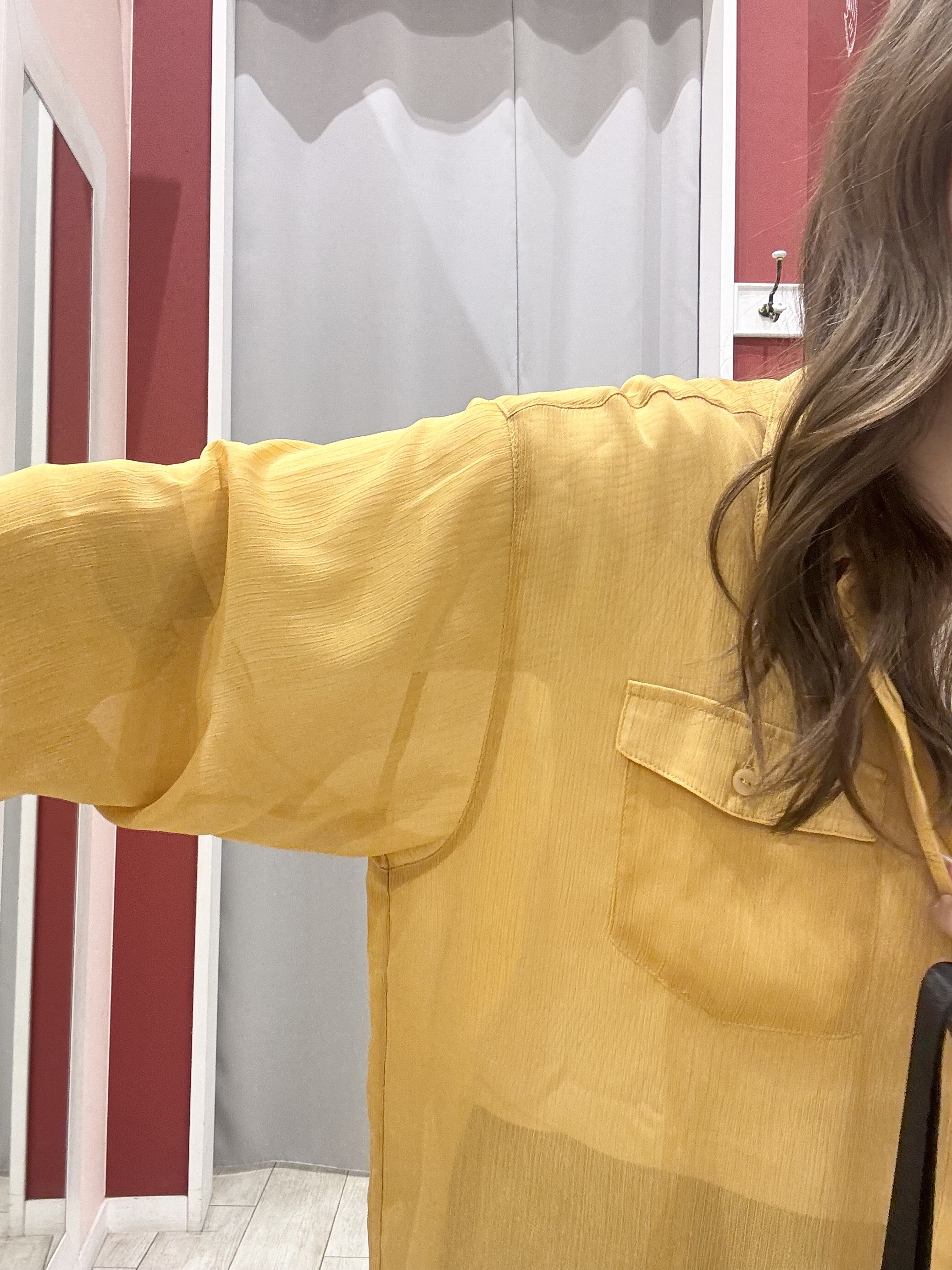 shioさんの「SHOO･LA･RUE｜【洗濯機可】ダブルポケット 楊柳しぼしぼシアーシャツ」を使ったコーディネート