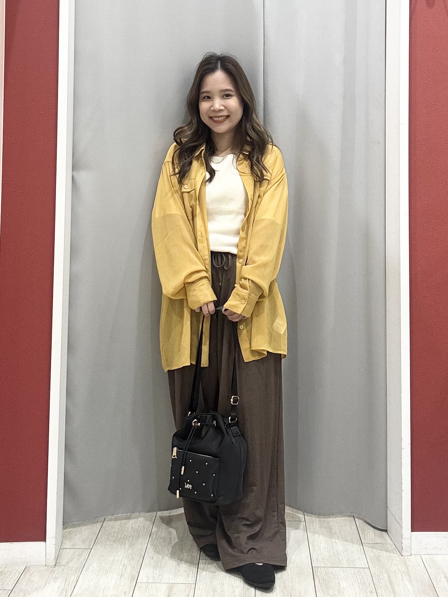 shioさんの「SHOO･LA･RUE｜【洗濯機可】ダブルポケット 楊柳しぼしぼシアーシャツ」を使ったコーディネート