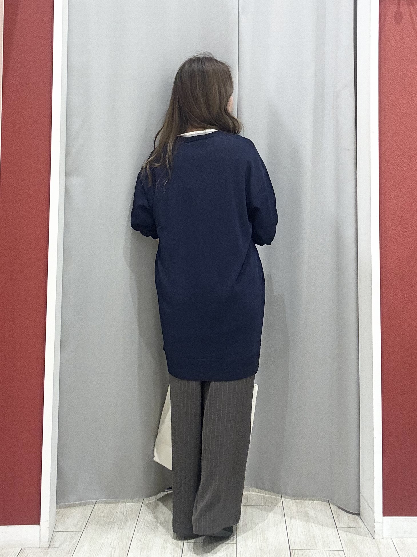 shioさんの「SHOO･LA･RUE｜【お袖丈選べる/UV/毛玉になりにくい】配色デザインがポイント ひんやりボタンレスカーディガン」を使ったコーディネート