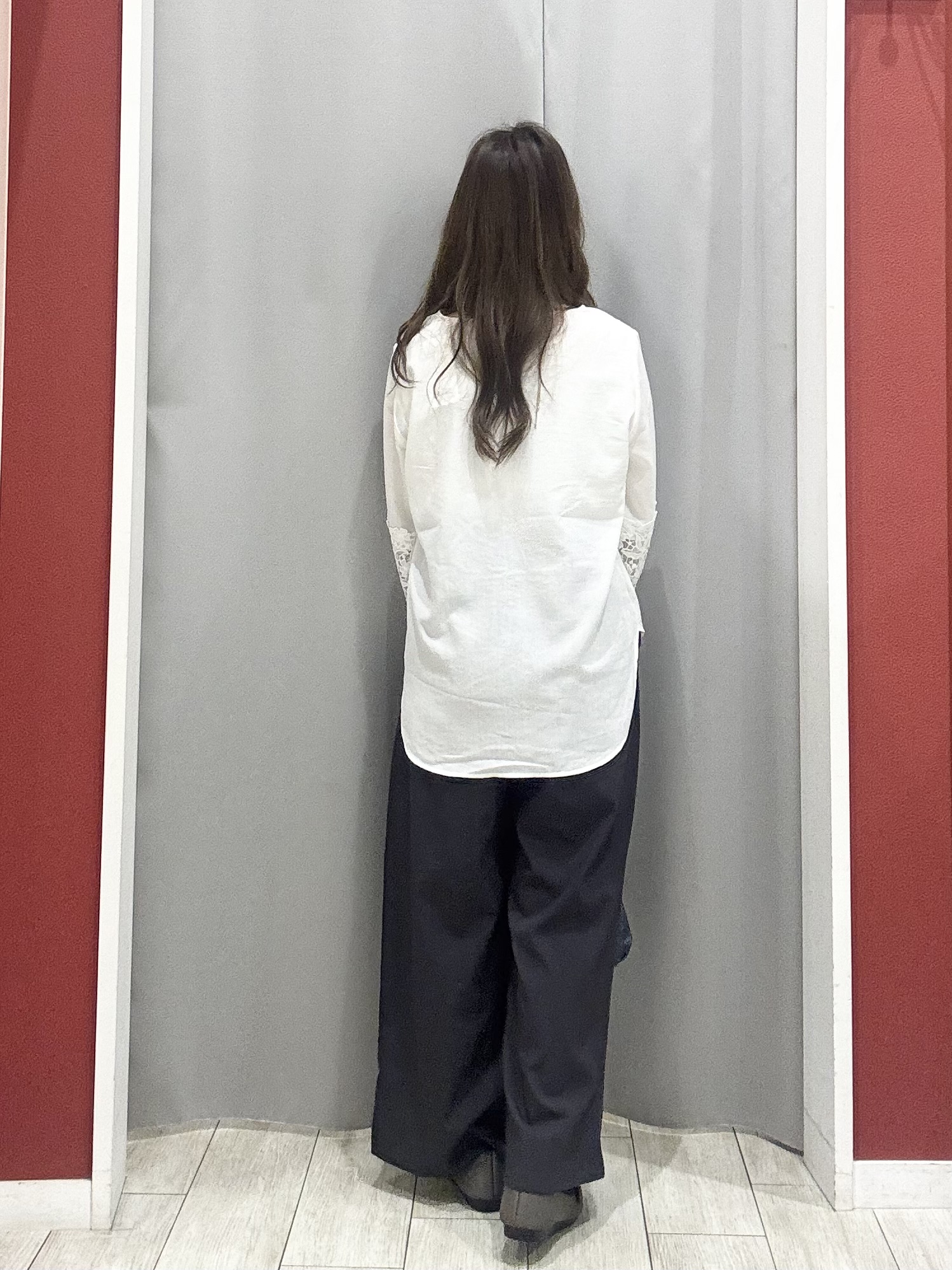 shioさんの「SHOO･LA･RUE｜【洗濯機可/S-LL/洗濯後しわになりにくい】お袖レースデザインブラウス」を使ったコーディネート